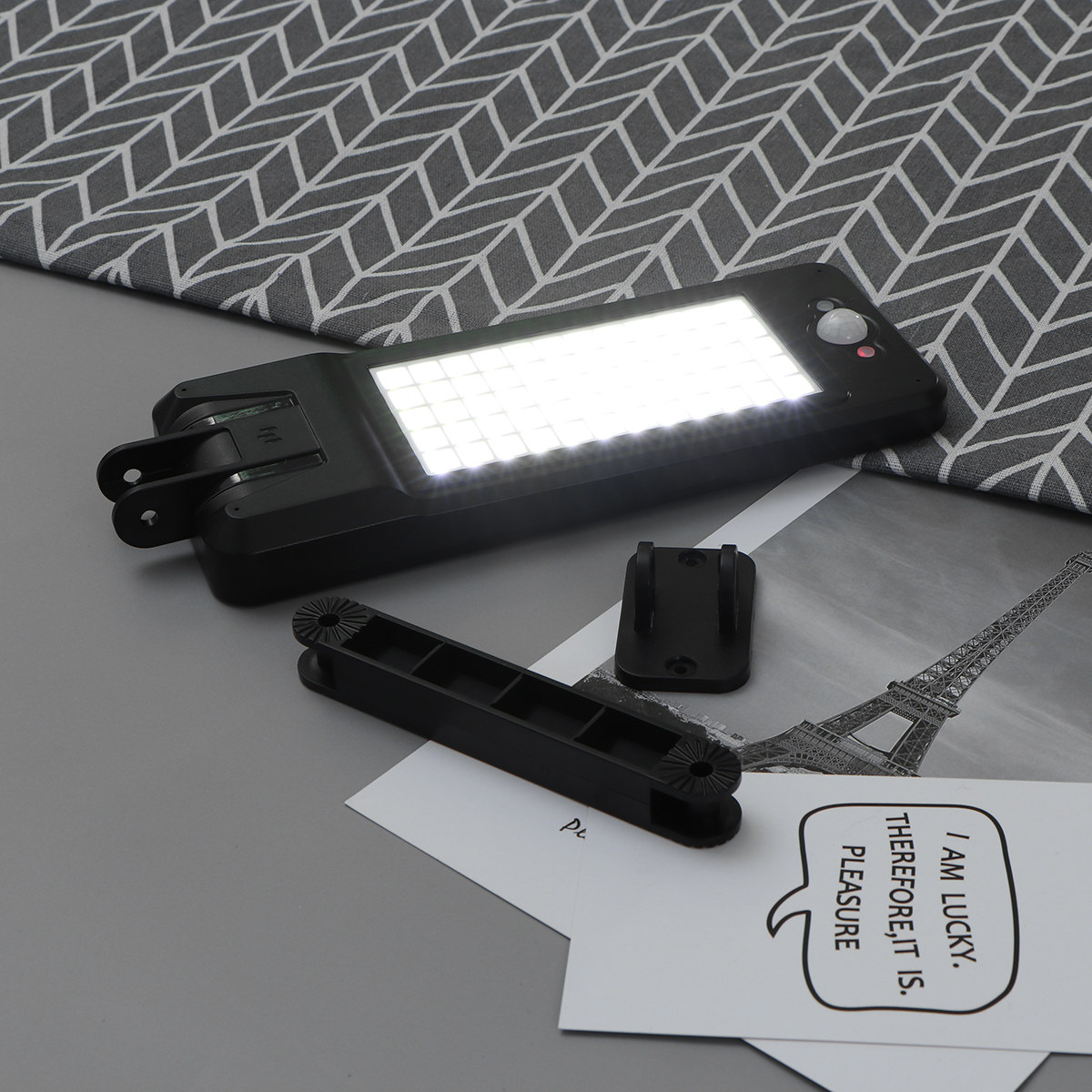 โคมไฟติดผนังพลังงานแสงอาทิตย์  - Pool Light Solar Rechargeable บทวิจารณ์และราคา